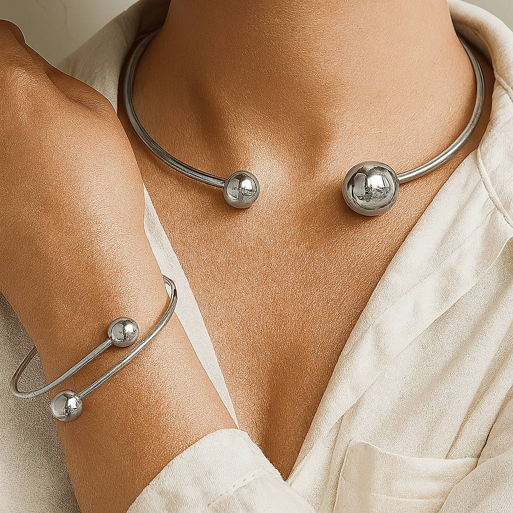 Elegant Glow Necklace and Bracelet Duo