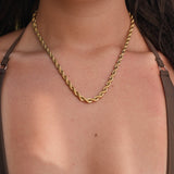 Hélène – Gold Necklace with Dotted Accents