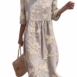 Coralie - Casual women's dress with floral pattern.