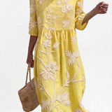 Sidonie - Casual women's dress with floral pattern.