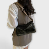 Auriane | Retro-Inspired Shoulder Bag