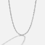 Jeanne – Elegant Gold Necklace Featuring a Delicate Heart Pendant